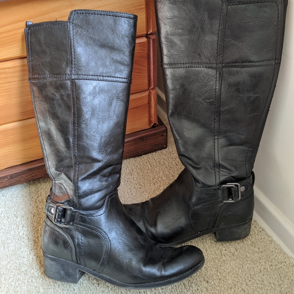 Black riding boots